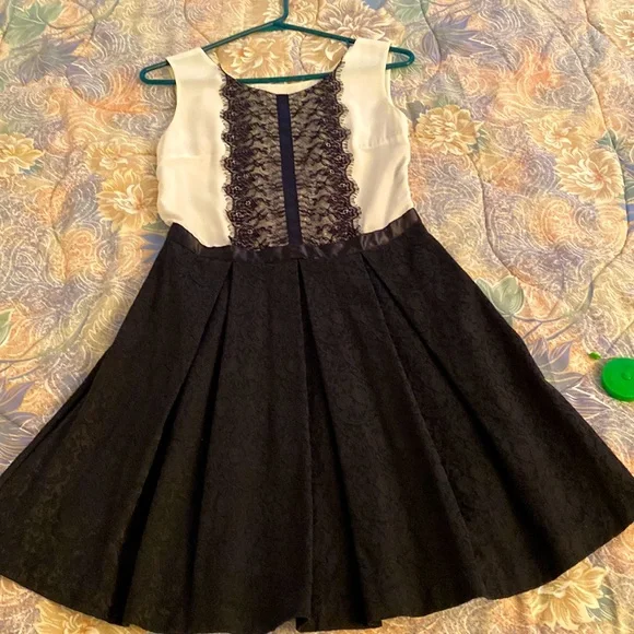 Dress - Picture 1 of 5